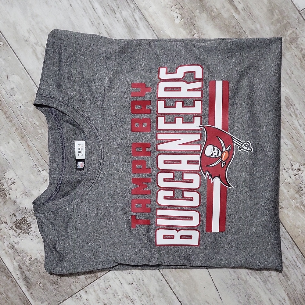 NFL Team Apparel Tampa Bay Buccaneers Long Sleeve Shirt